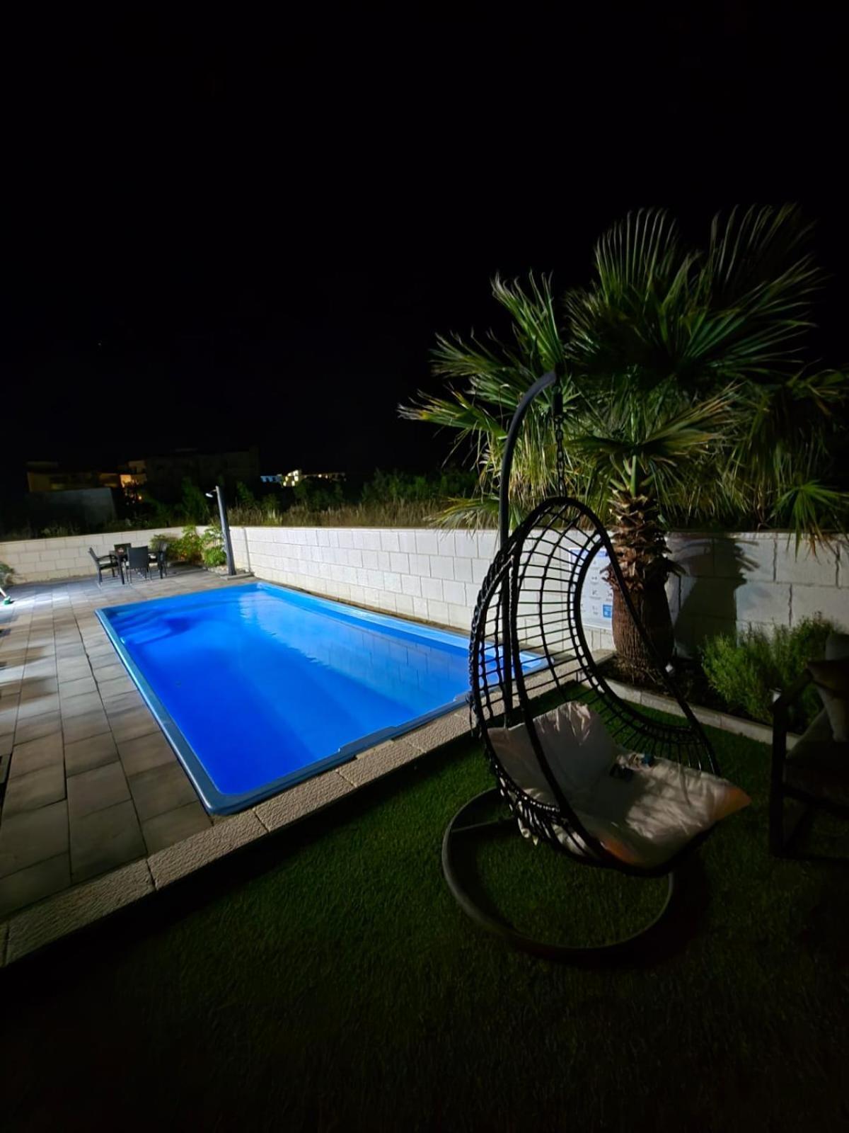 Apartmani Anastasia With Pool, Novalja Exterior foto