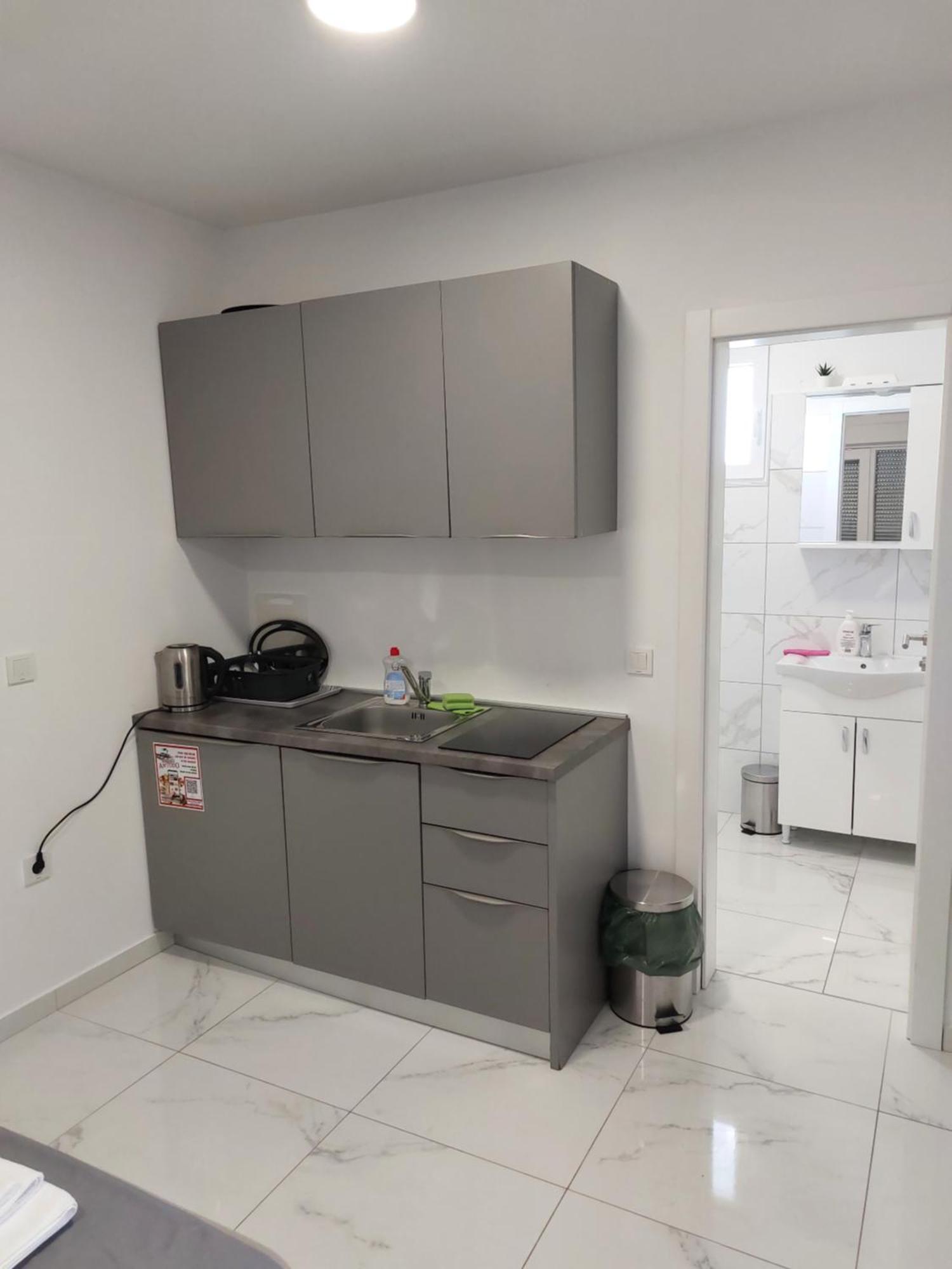 Apartmani Anastasia With Pool, Novalja Exterior foto