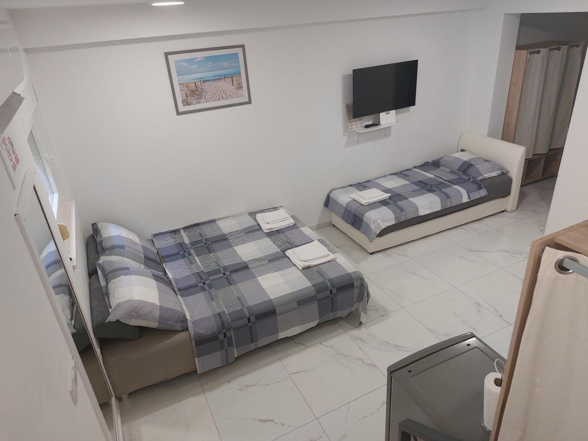 Apartmani Anastasia With Pool, Novalja Exterior foto